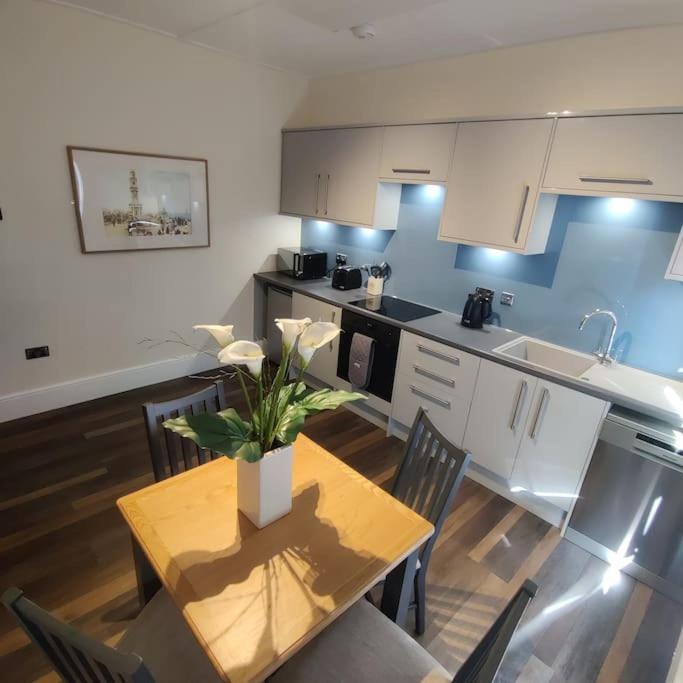 Escape To The Coast In A Luxurious Private Apartment Herne Bay Bagian luar foto