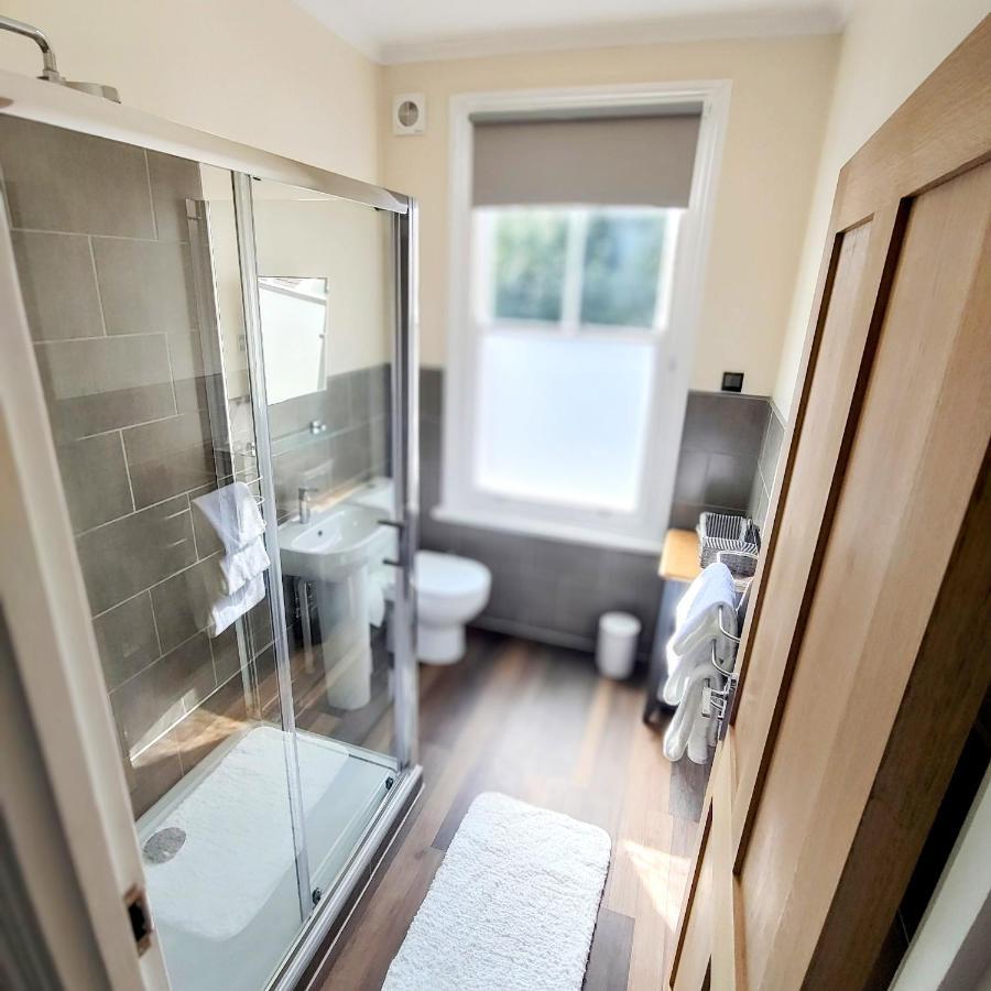 Escape To The Coast In A Luxurious Private Apartment Herne Bay Bagian luar foto