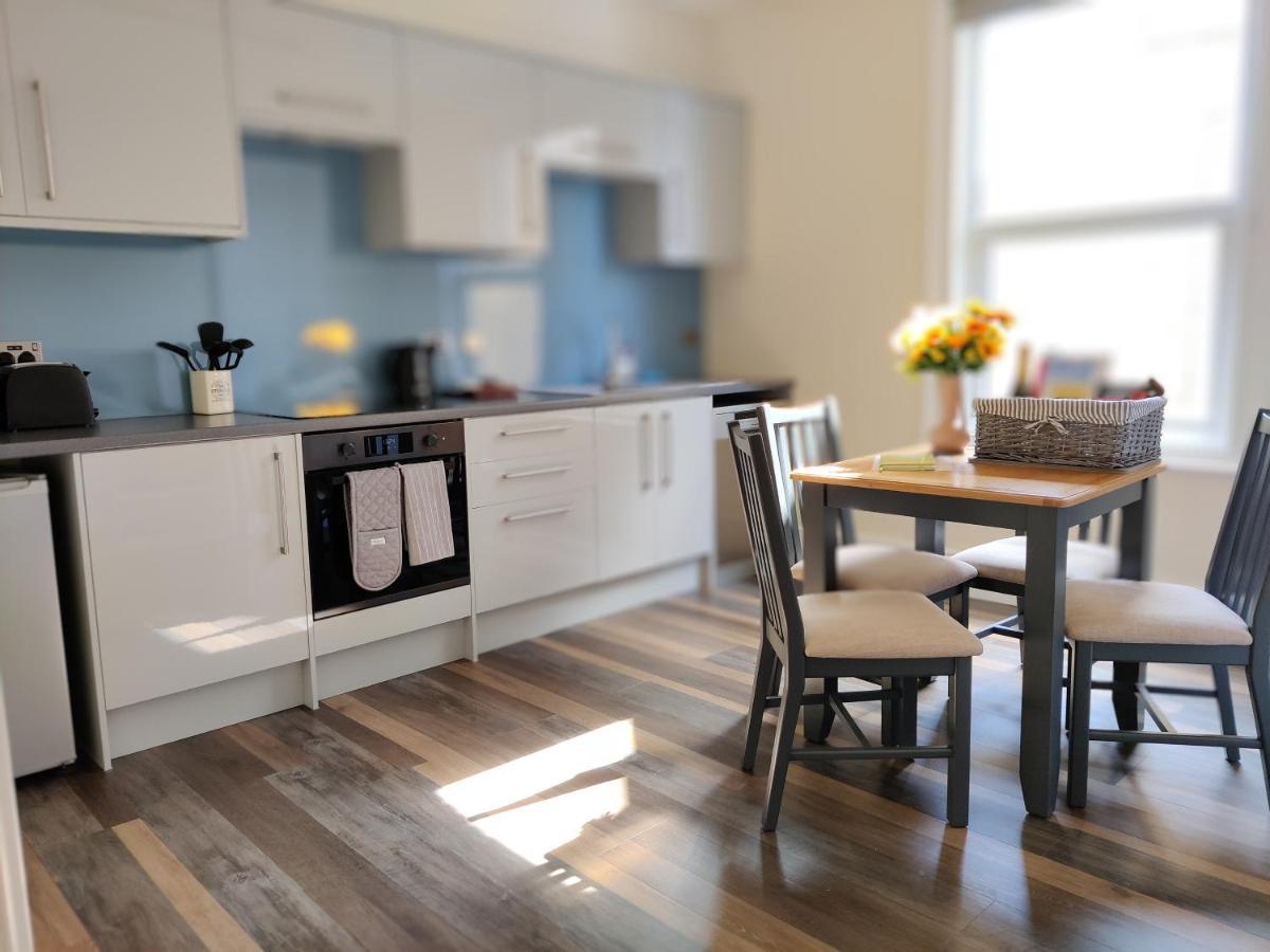 Escape To The Coast In A Luxurious Private Apartment Herne Bay Bagian luar foto